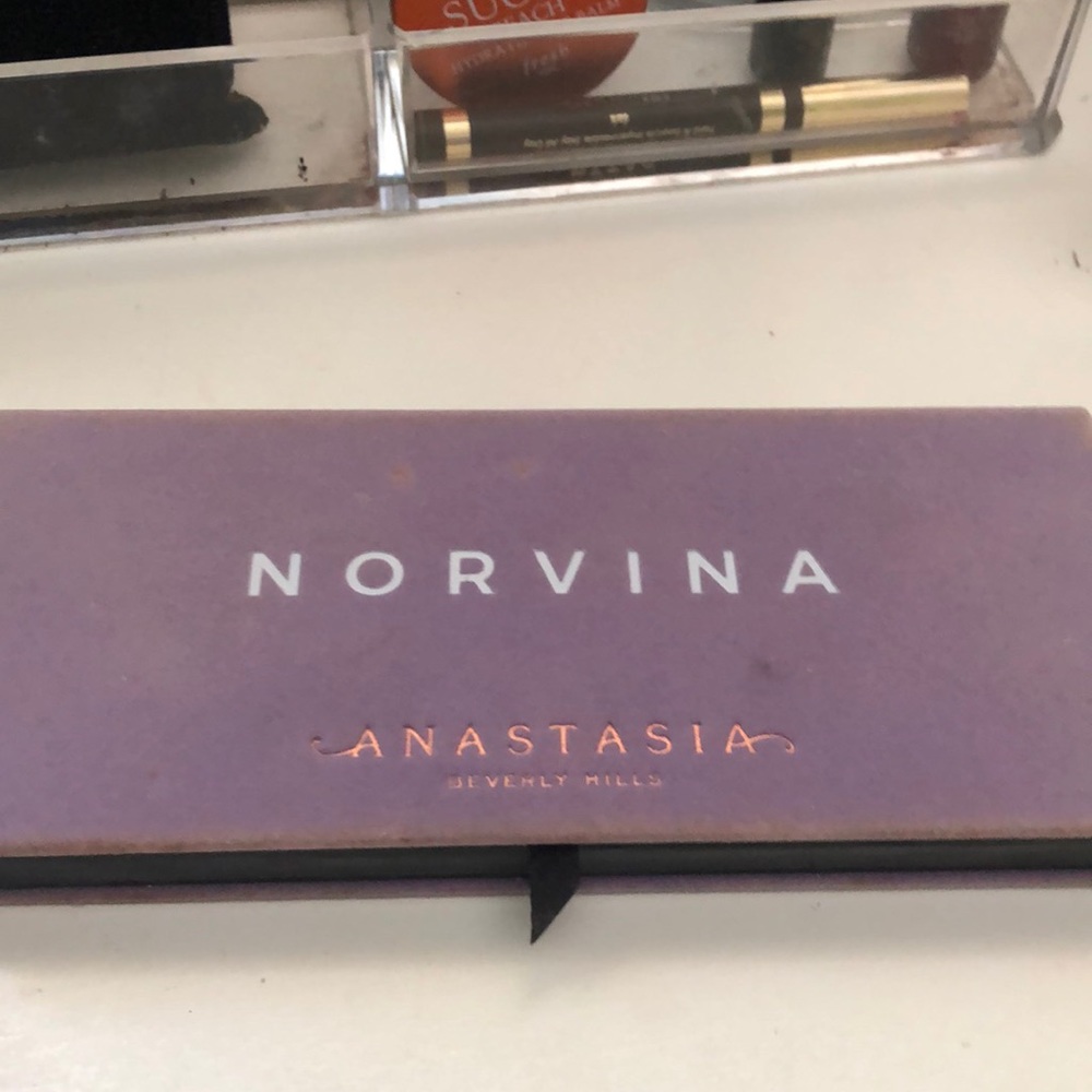 ANASTASIA NORVINA PALETTE